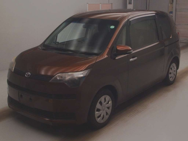 TOYOTA SPADE 2013