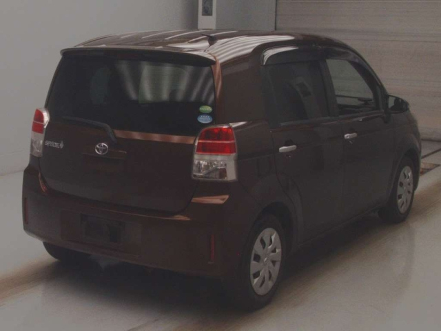 TOYOTA SPADE 2013