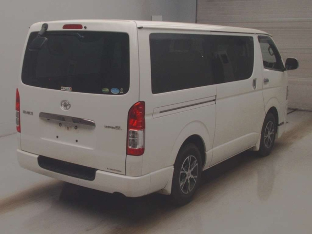 TOYOTA HIACE VAN 2018