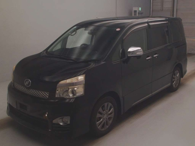 TOYOTA VOXY 2012