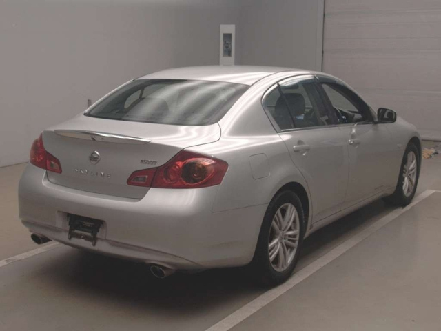 NISSAN SKYLINE 2010
