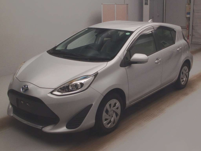 TOYOTA AQUA 2020