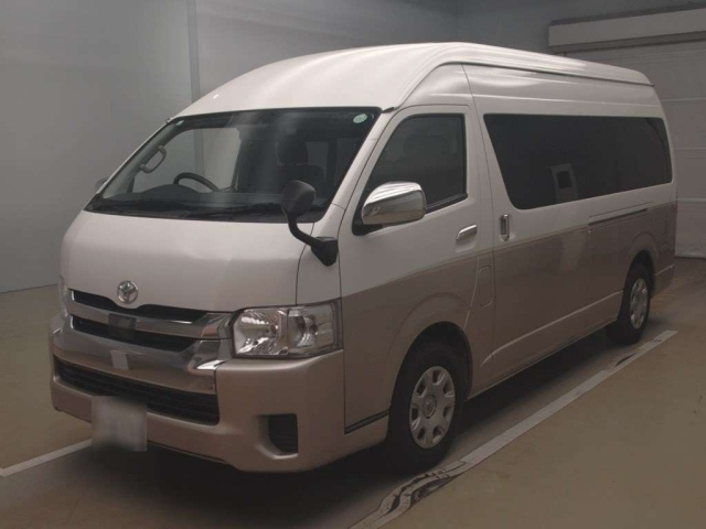 TOYOTA HIACE 2019