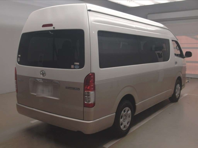 TOYOTA HIACE 2019