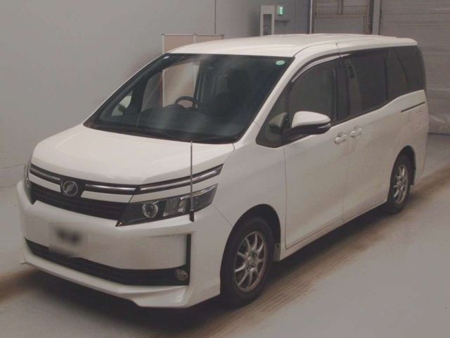 TOYOTA VOXY 2014