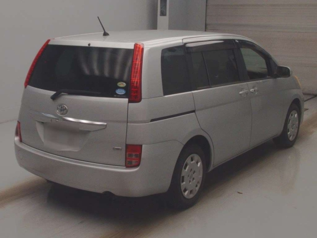 TOYOTA ISIS 2010