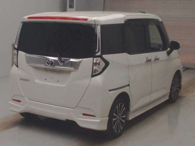 TOYOTA ROOMY 2024