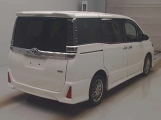 TOYOTA VOXY 2021
