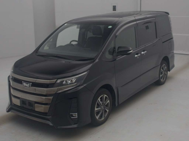 TOYOTA NOAH 2018