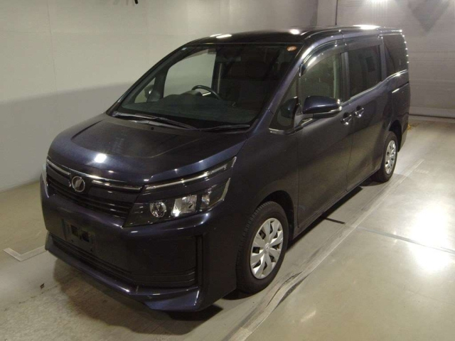 TOYOTA VOXY 2015