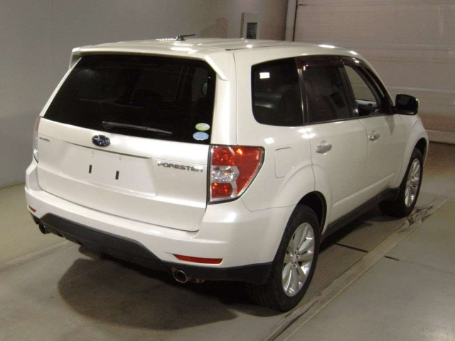 SUBARU FORESTER 2011