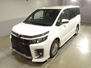 TOYOTA VOXY 2014