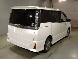 TOYOTA VOXY 2014