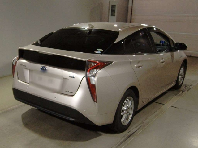 TOYOTA PRIUS 2016