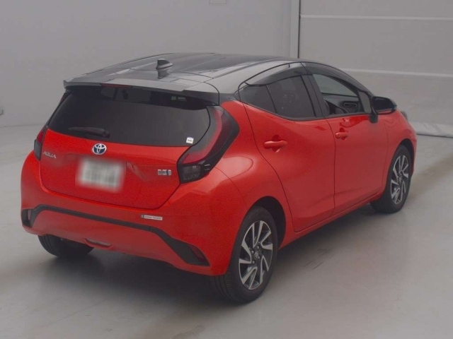 TOYOTA AQUA 2023