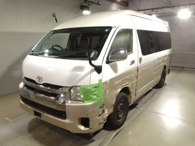 TOYOTA HIACE 2020