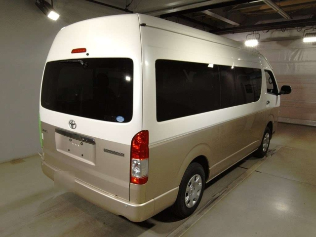 TOYOTA HIACE 2020
