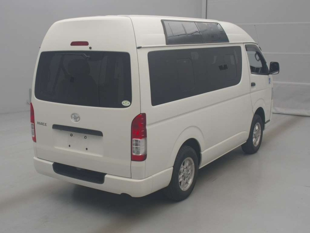 TOYOTA HIACE VAN 2015