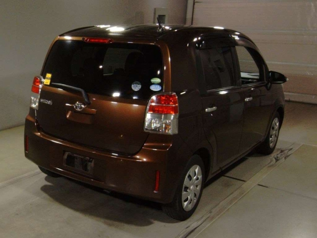 TOYOTA SPADE 2013