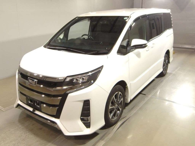 TOYOTA NOAH 2017