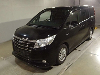 TOYOTA NOAH 2015