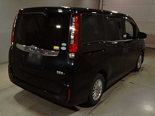 TOYOTA NOAH 2015