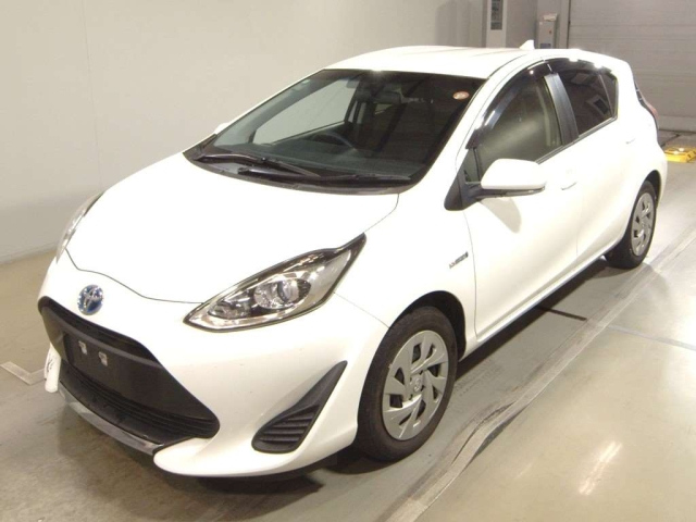 TOYOTA AQUA 2020