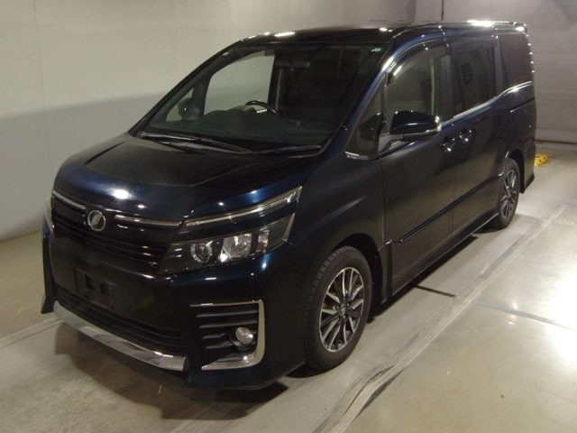 TOYOTA VOXY 2014