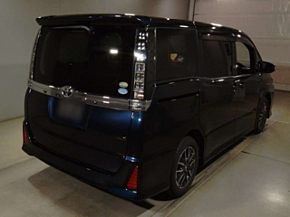 TOYOTA VOXY 2014