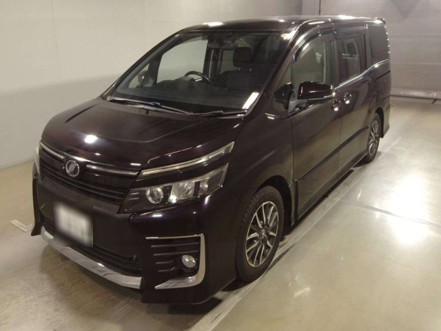 TOYOTA VOXY 2014