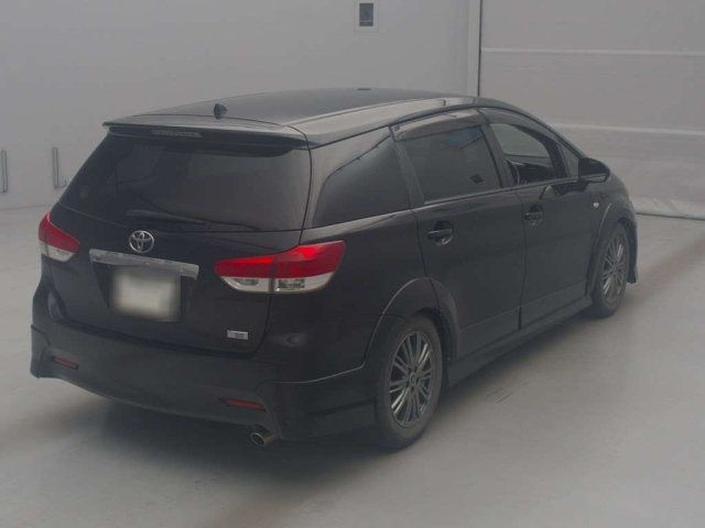 TOYOTA WISH 2011