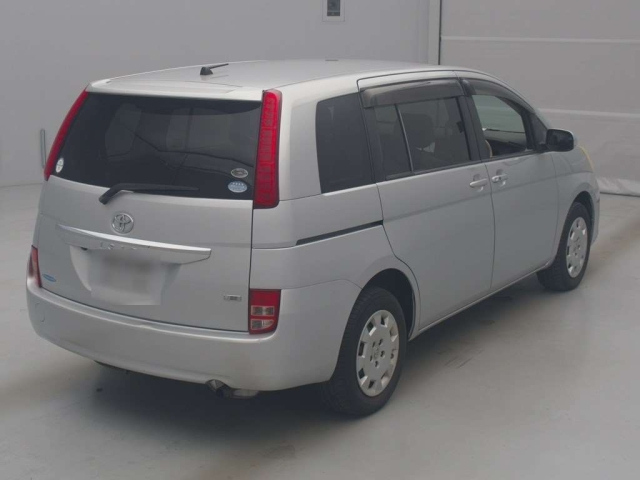 TOYOTA ISIS 2010