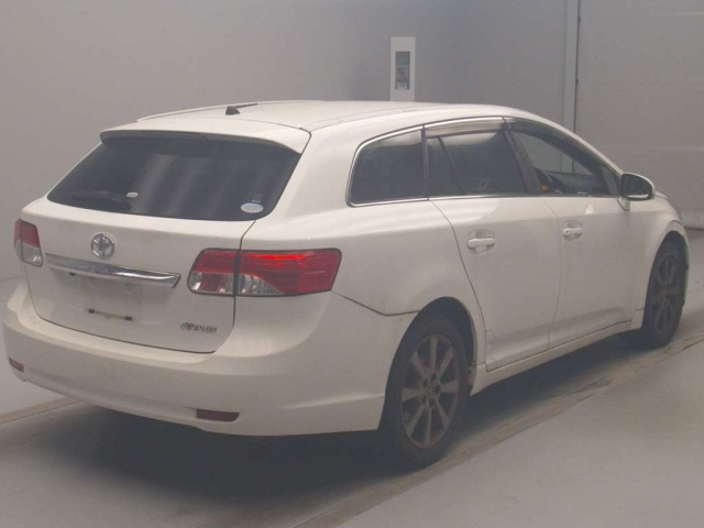 TOYOTA AVENSIS WAGON 2013