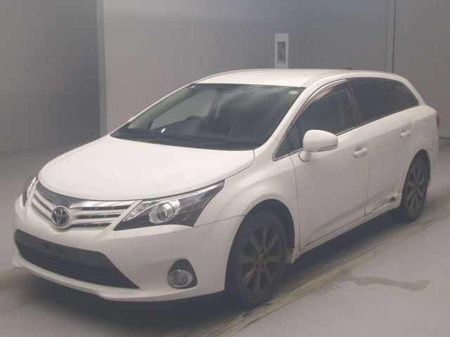 TOYOTA AVENSIS WAGON 2013