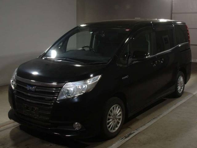 TOYOTA NOAH 2016