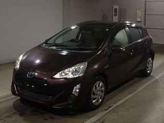 TOYOTA AQUA 2015