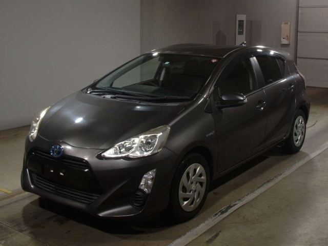TOYOTA AQUA 2016