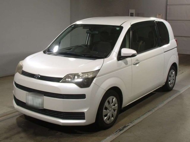 TOYOTA SPADE 2013