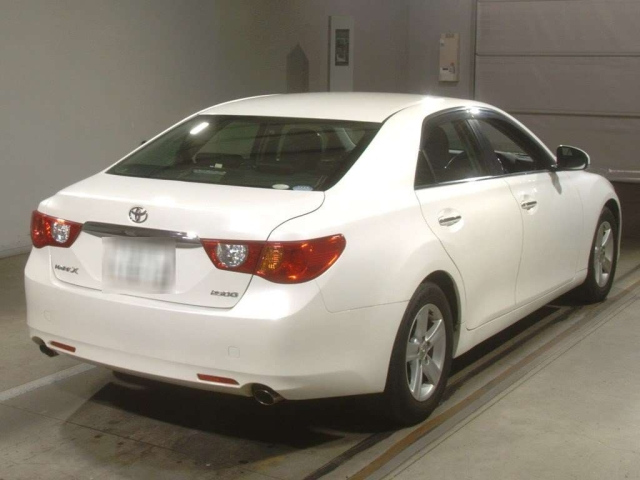 TOYOTA MARK X 2011