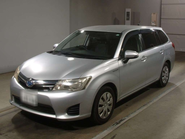 TOYOTA COROLLA FIELDER 2013