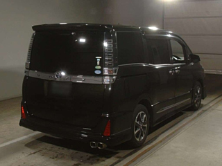 TOYOTA VOXY 2018