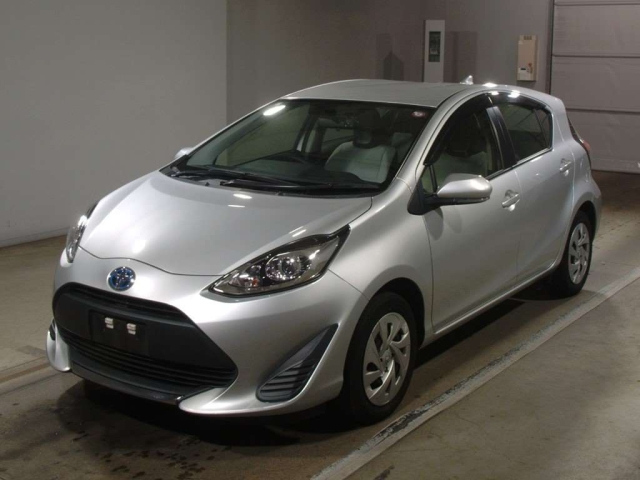TOYOTA AQUA 2020