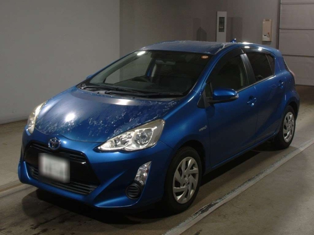 TOYOTA AQUA 2015