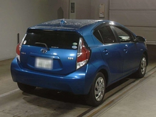TOYOTA AQUA 2015
