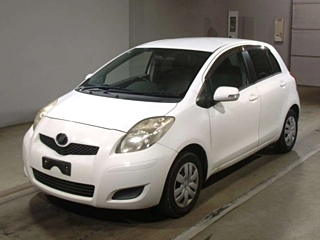 TOYOTA VITZ 2010