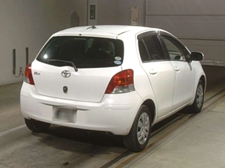 TOYOTA VITZ 2010