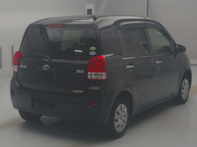 TOYOTA PORTE 2012