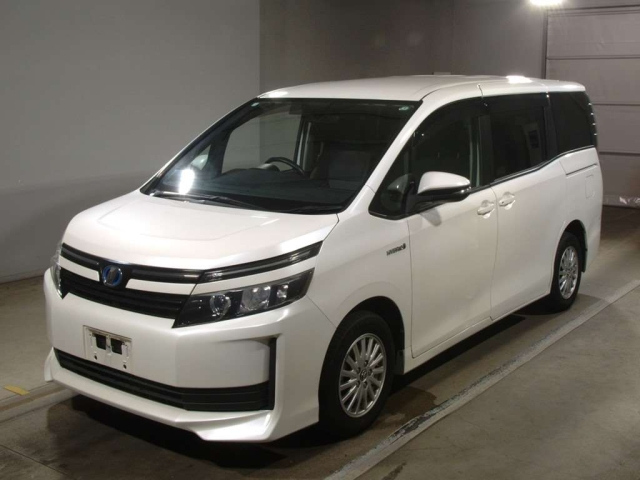 TOYOTA VOXY 2014