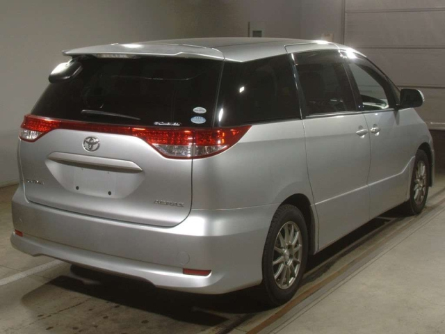 TOYOTA ESTIMA 2010