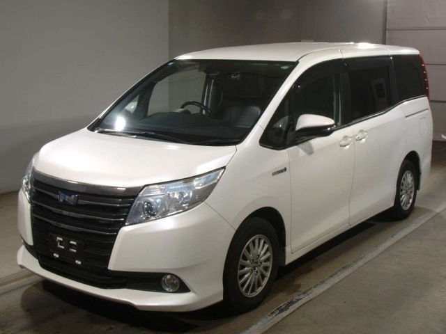 TOYOTA NOAH 2016